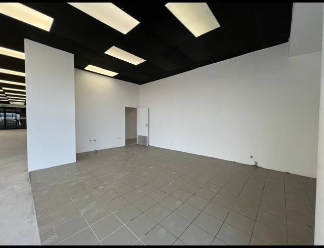 915M² WAREHOUSE TO LET IN LASER PARK